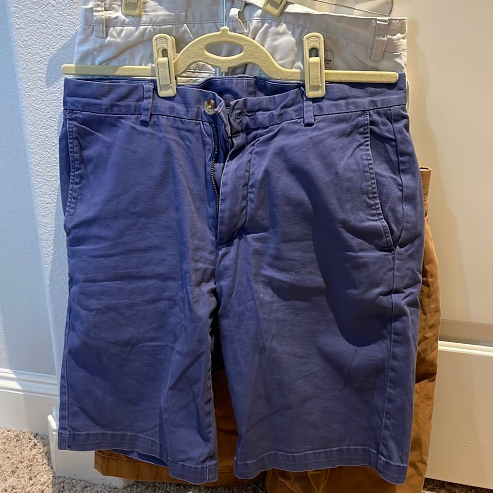 Navy blue vineyard vines khaki shorts